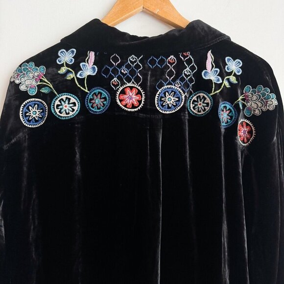 Johnny Was Pacifica Black Velvet Colourful Embroidered Button Down Top 2X - Picture 7 of 9